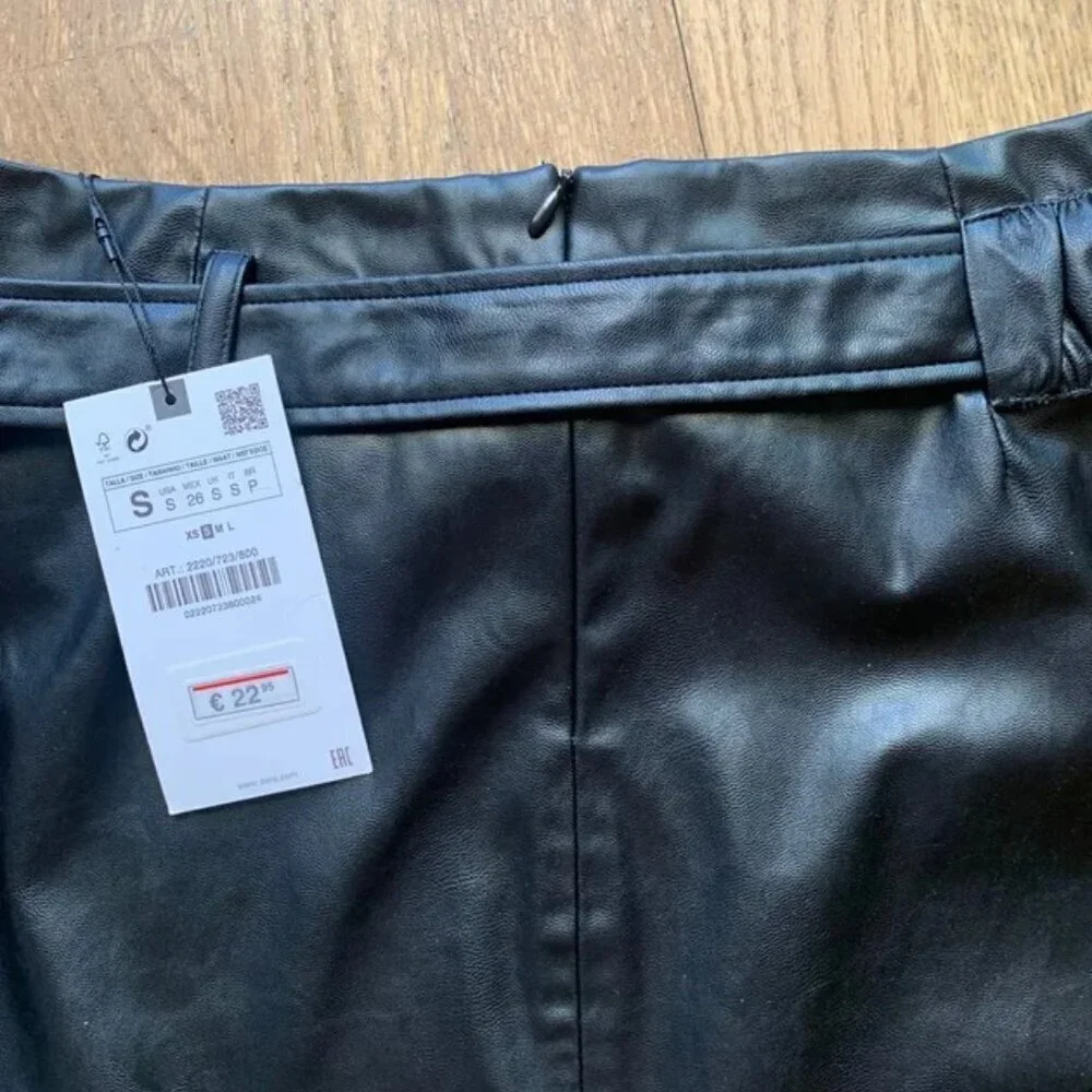 ZARA Black faux leather mini skirt from SIZE S 2220/723/800